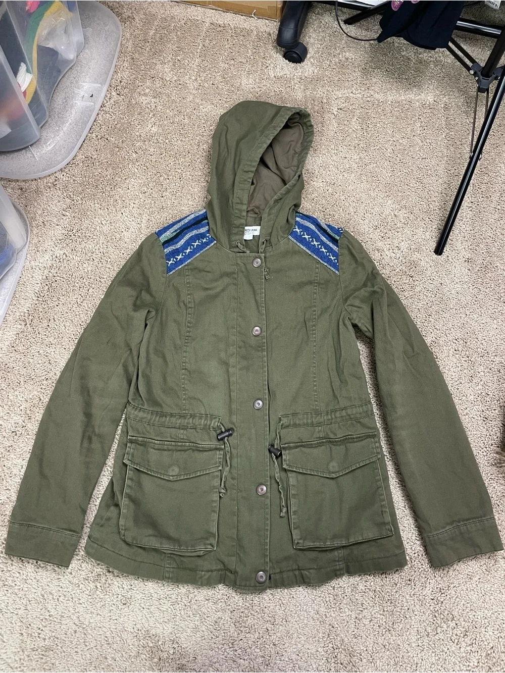 Celebrity Pink Olive Green Hooded Utility Jacket with‎ Blue Shoulder Embroidery